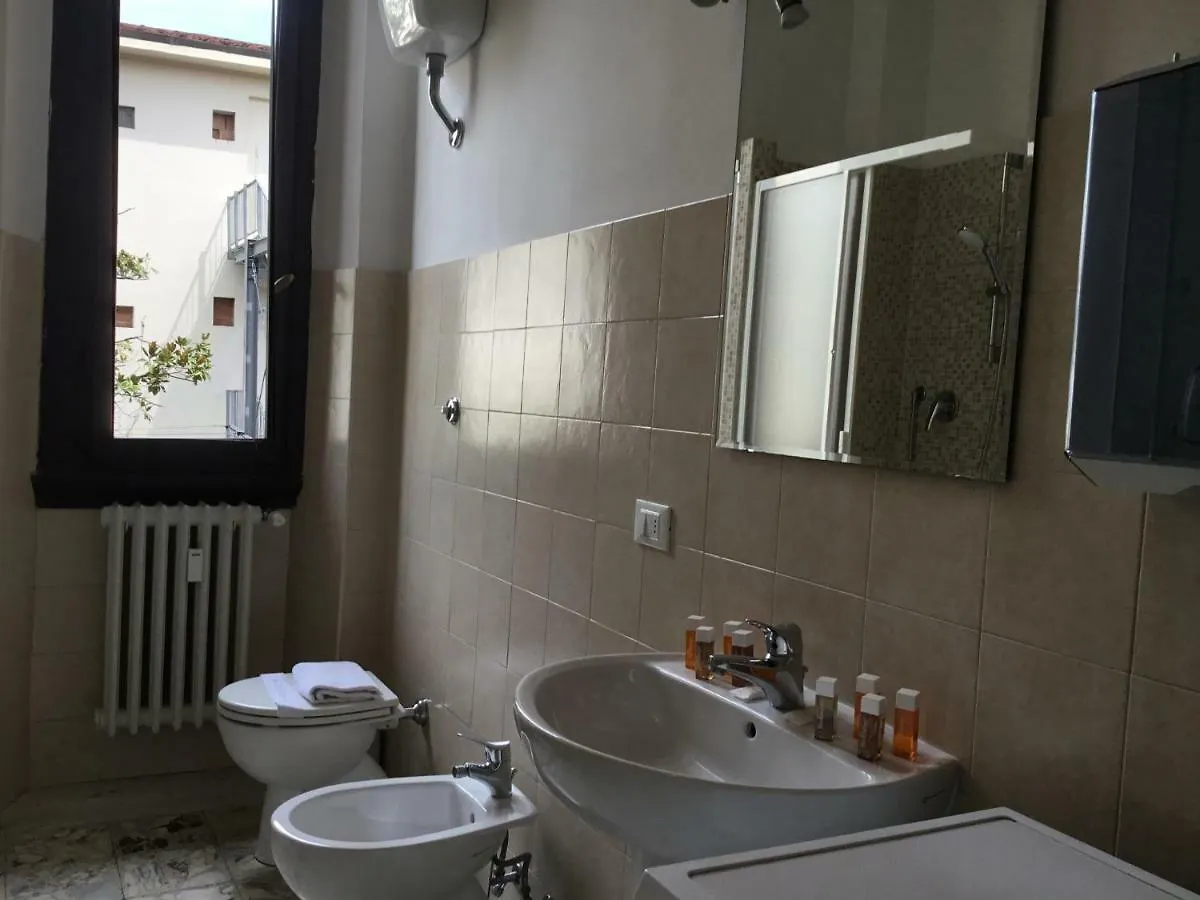 Istay - Santa Chiara Firenze 0*,